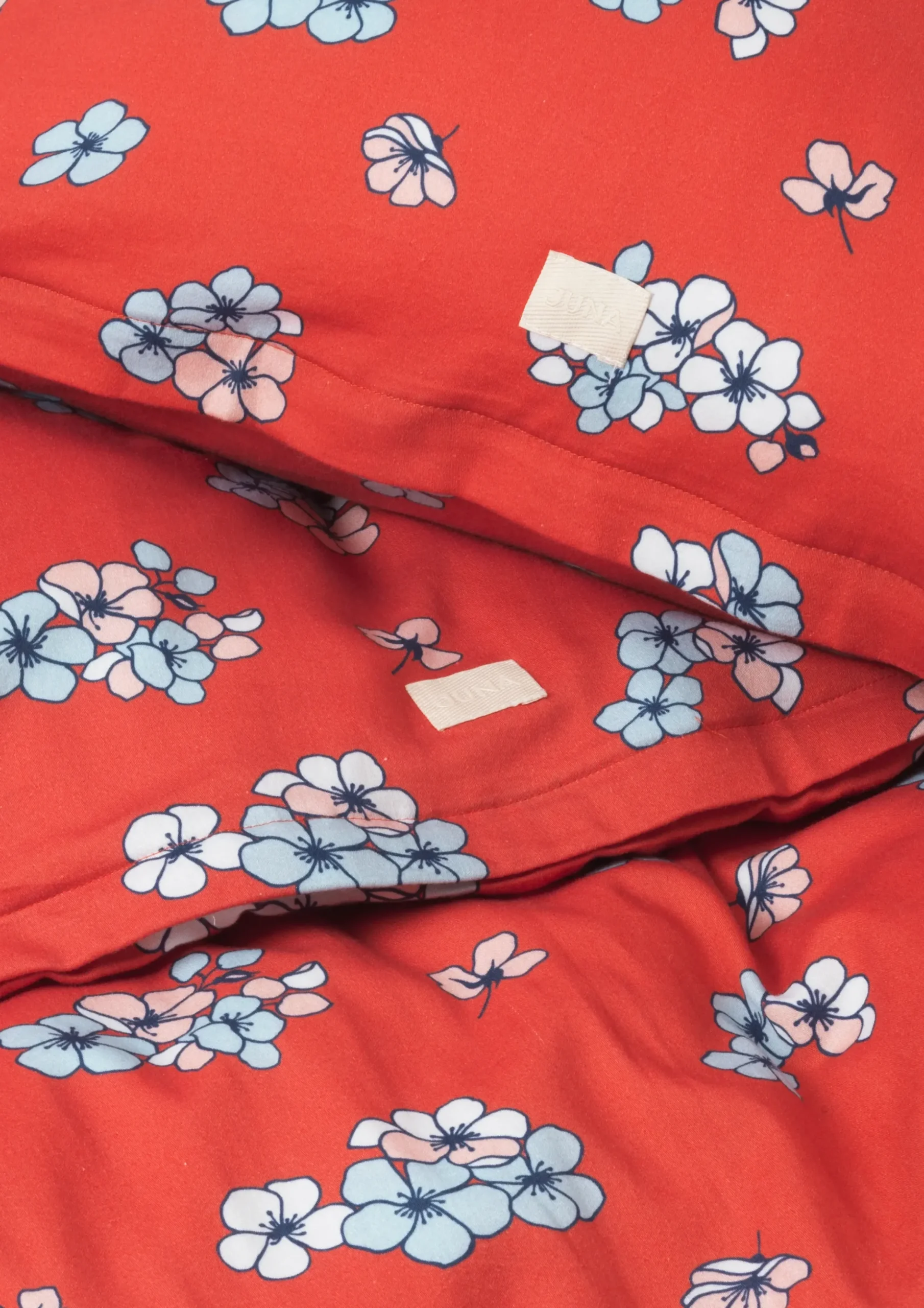 JUNA Grand Pleasantly Sengetøj 220x220 cm chili SE | Køb her