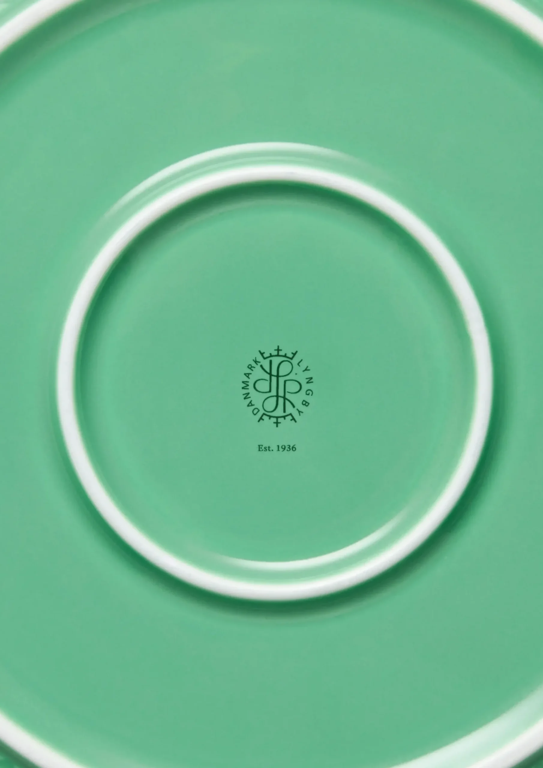 Lyngby Porcelæn Rhombe Color Serveringsskål Ø28 cm grøn