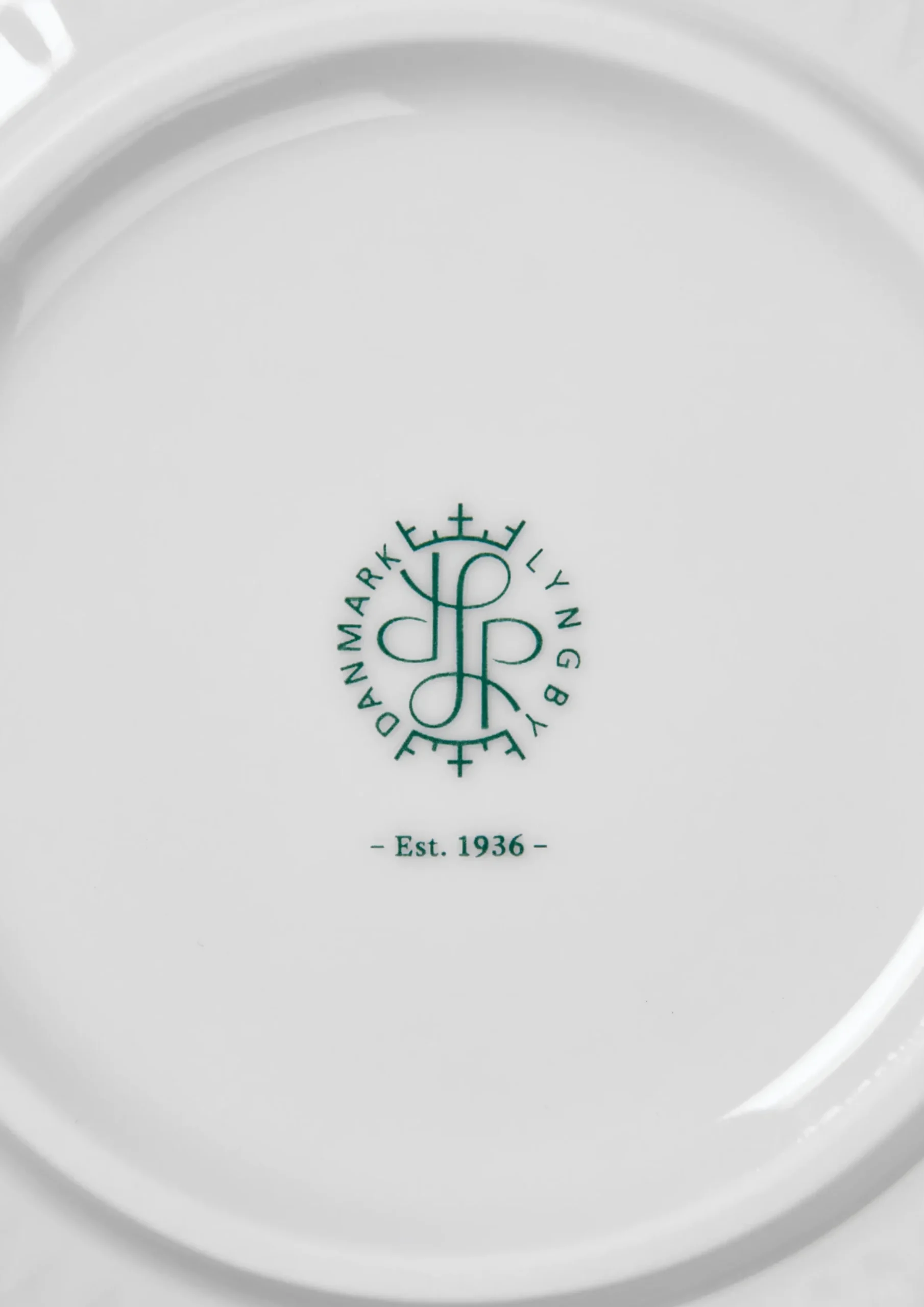 Lyngby Porcelæn Rhombe Skål Ø15.5 cm hvid | Køb her