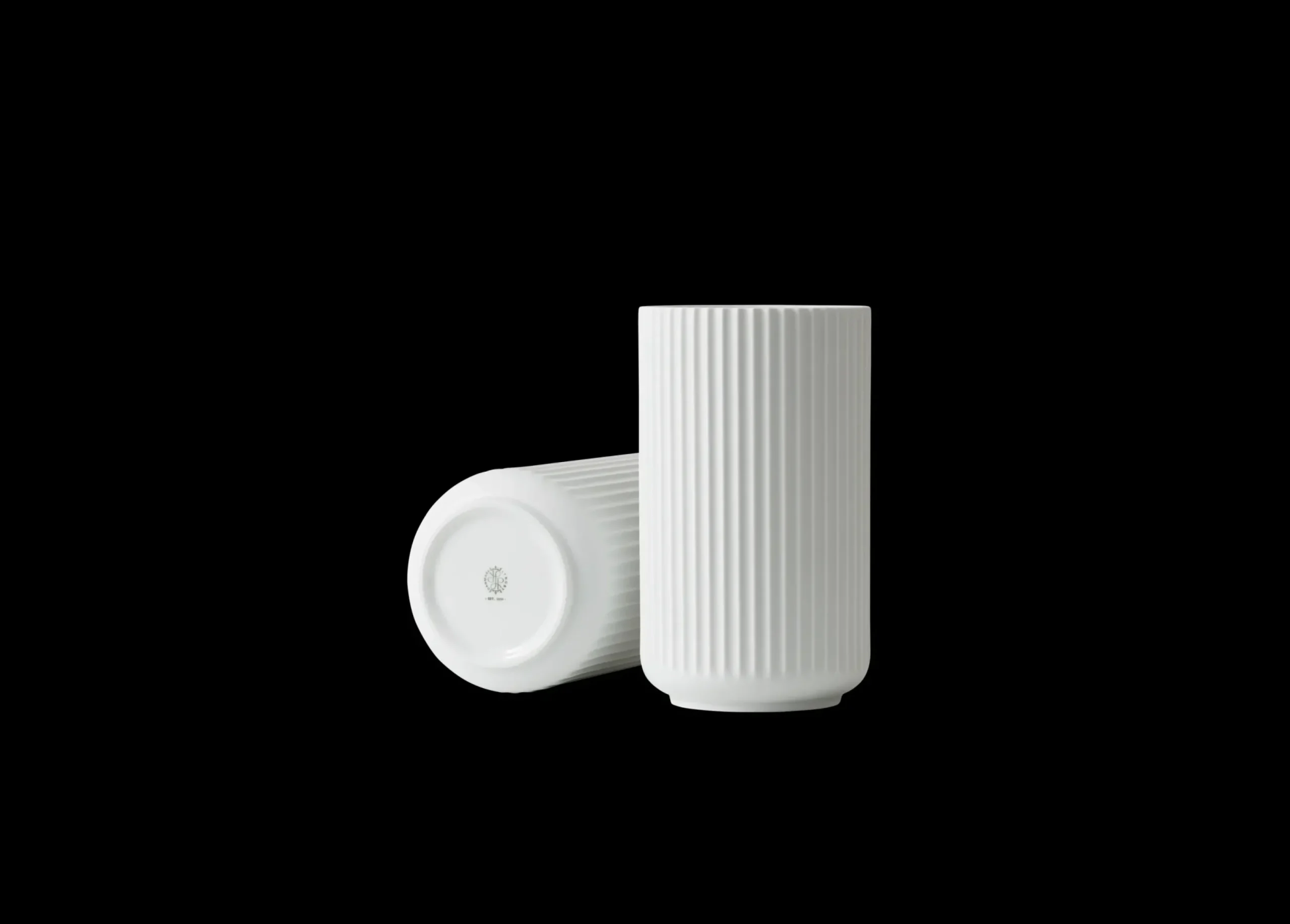 Lyngby Porcelæn Vase H25 cm i hvid fra serien Lyngby