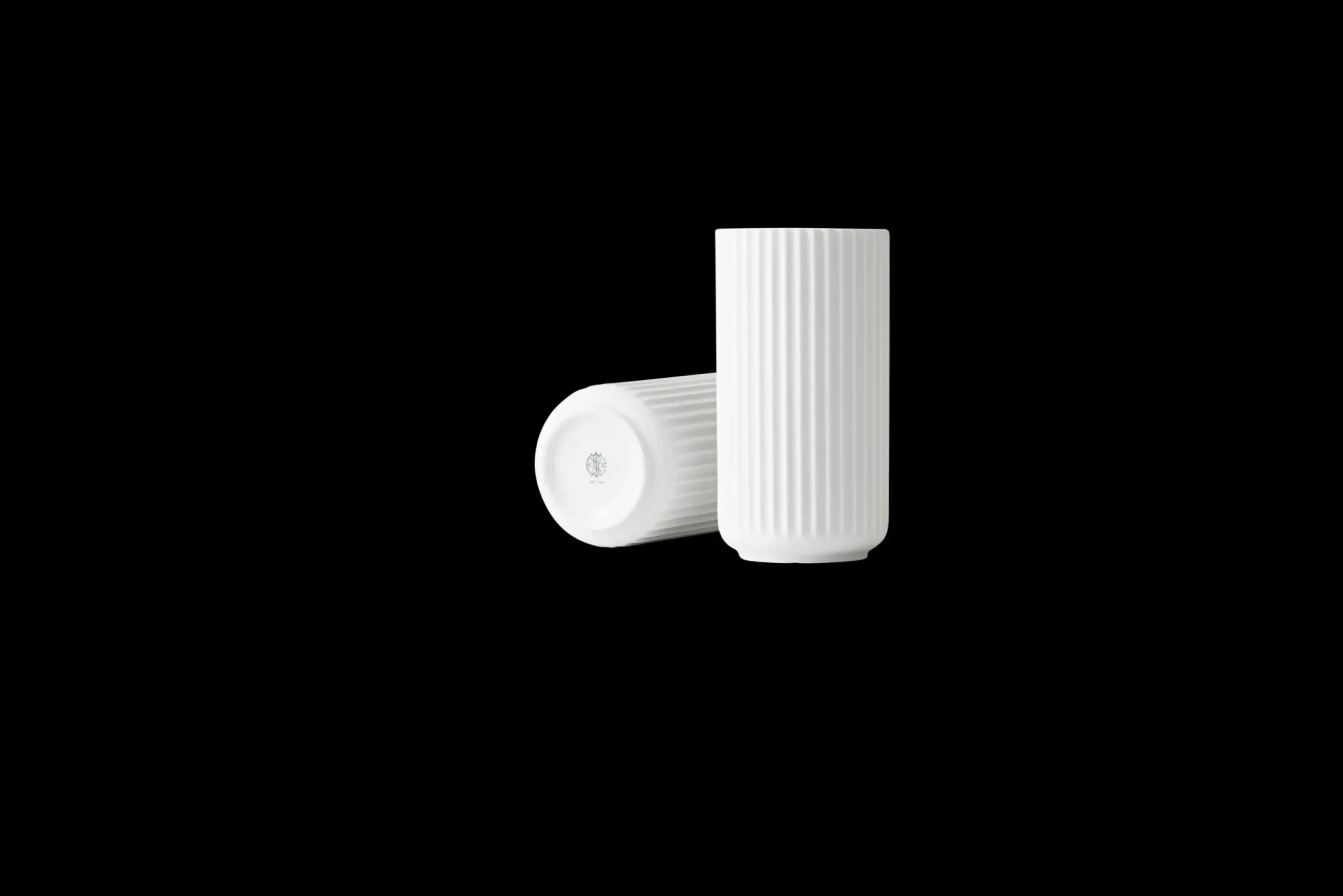 Lyngby Porcelæn Vase H20.5 cm i hvid fra serien Lyngby